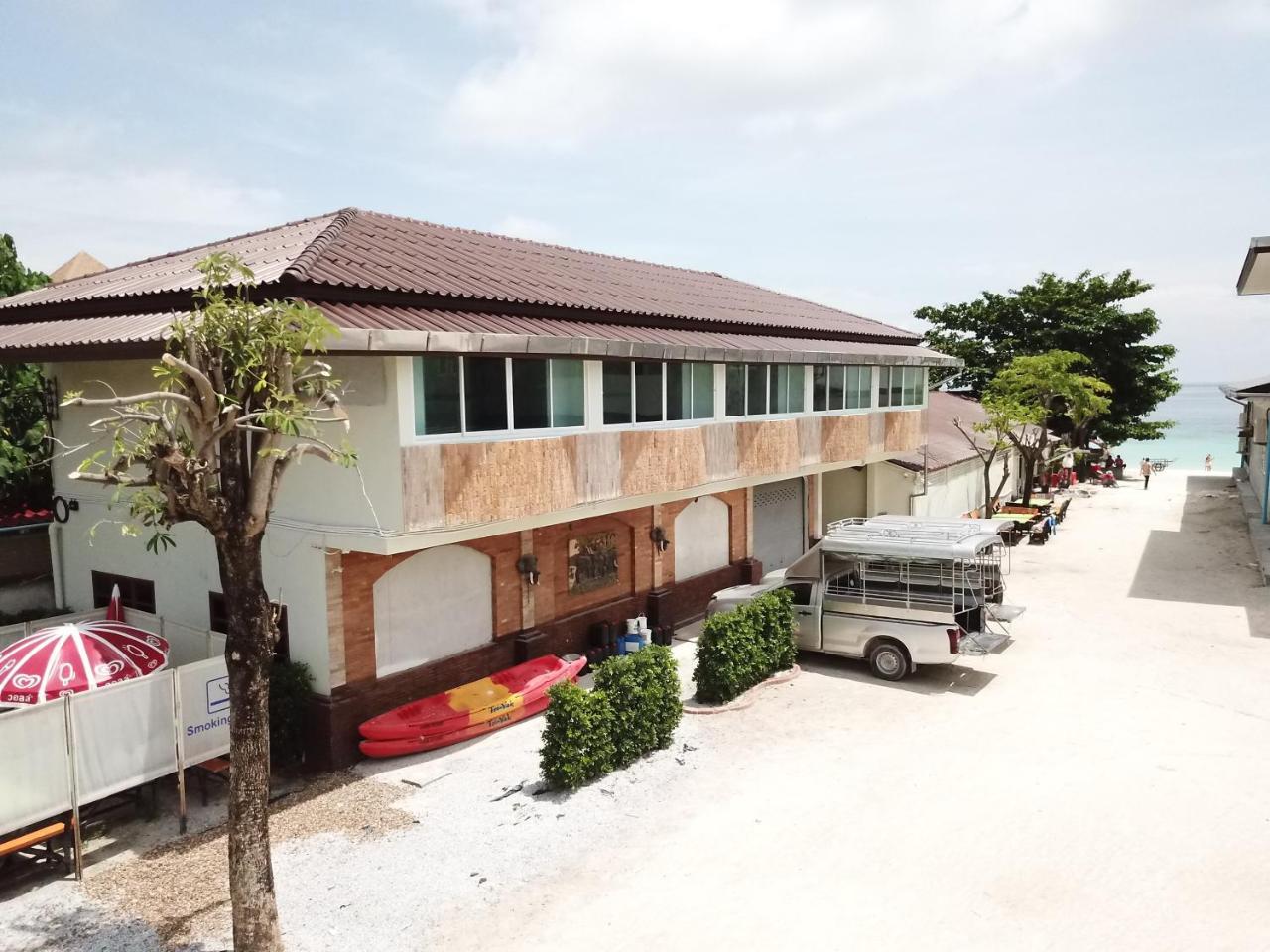 Walking Street Hostel (Adults Only) Koh Lipe Exterior photo